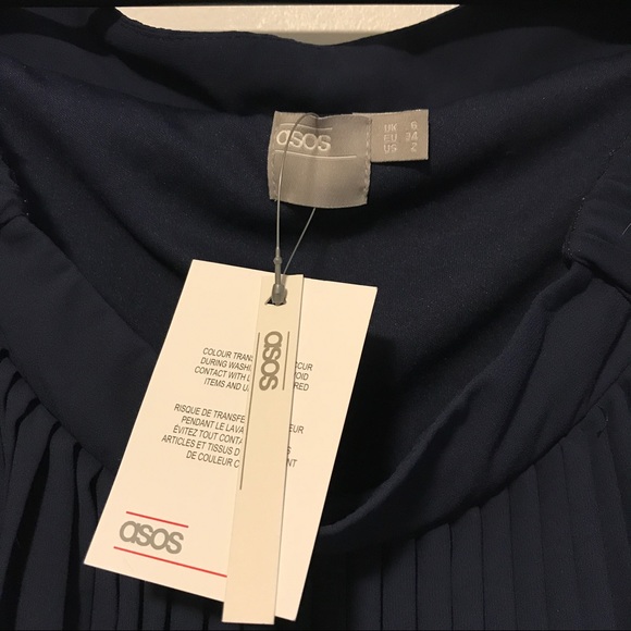 NWT ASOS Pleated Off The Shoulder Dress - Picture 3 of 4